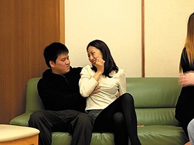 夫婦交換スワッピング同好会2 他人棒で中出し受精　サンプル画像02